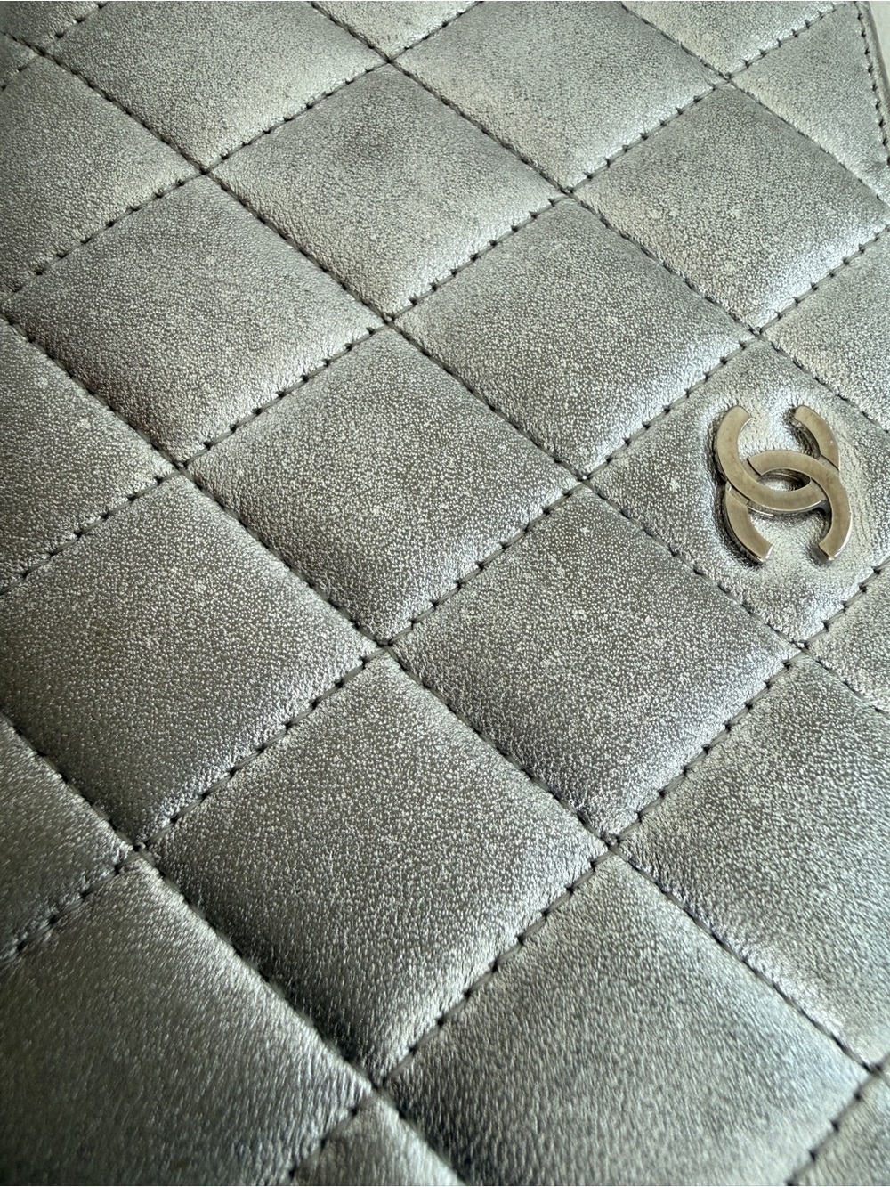 CHANEL Matelasse Silver Quilted Lambskin Zippy Long Wallet - Classic CC Hardware - Picture 11 of 15